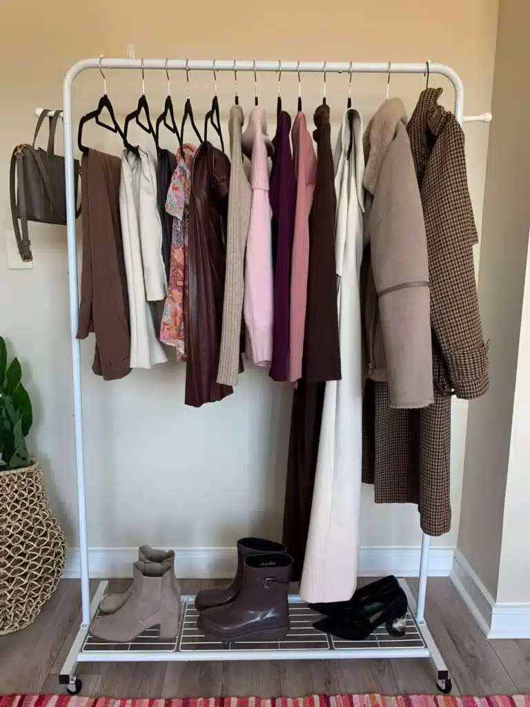 How Many Clothes Should a Woman Have in Her Wardrobe?