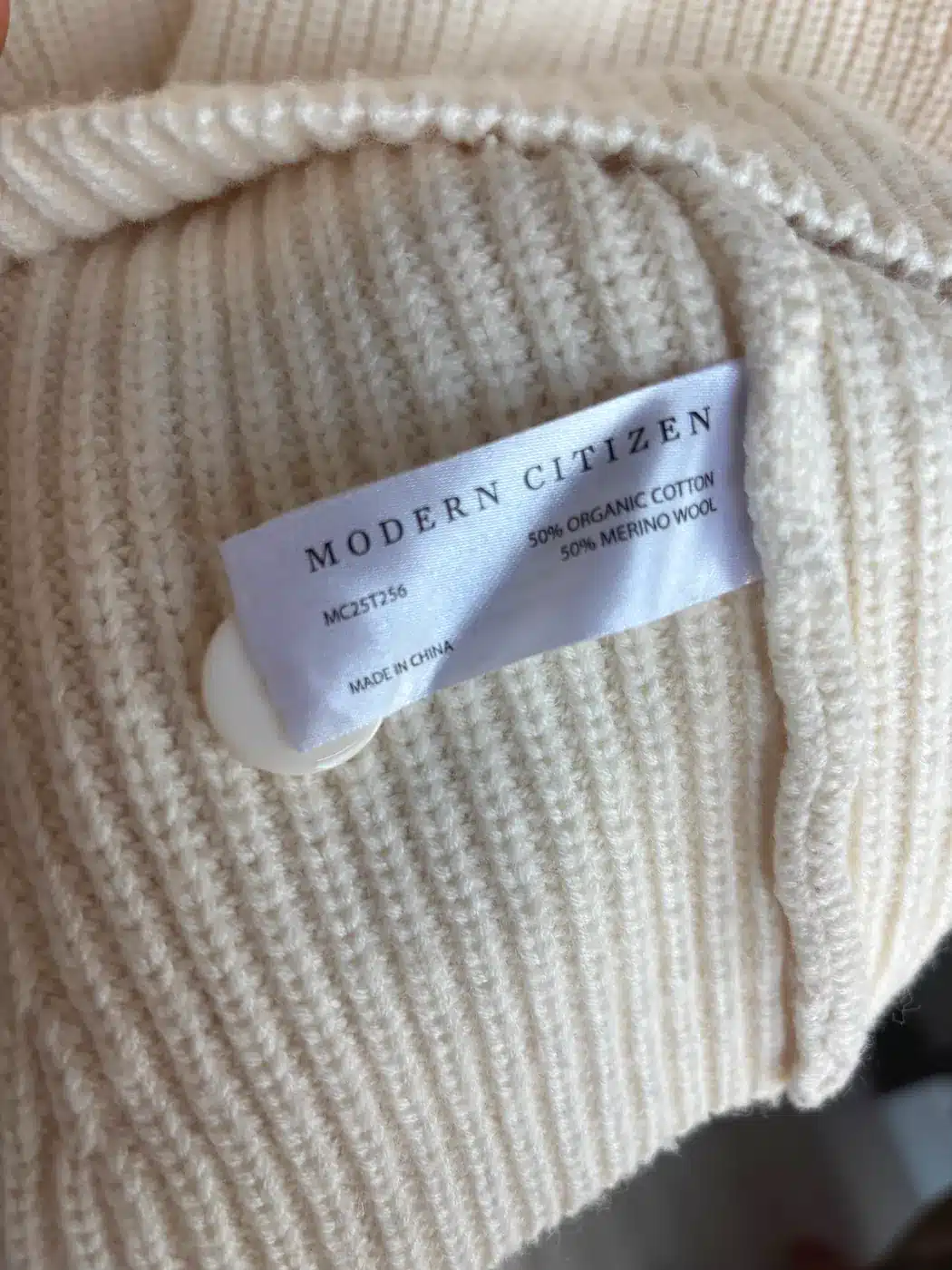 Modern Citizen label reading 50% organic cotton, 50% merino wool